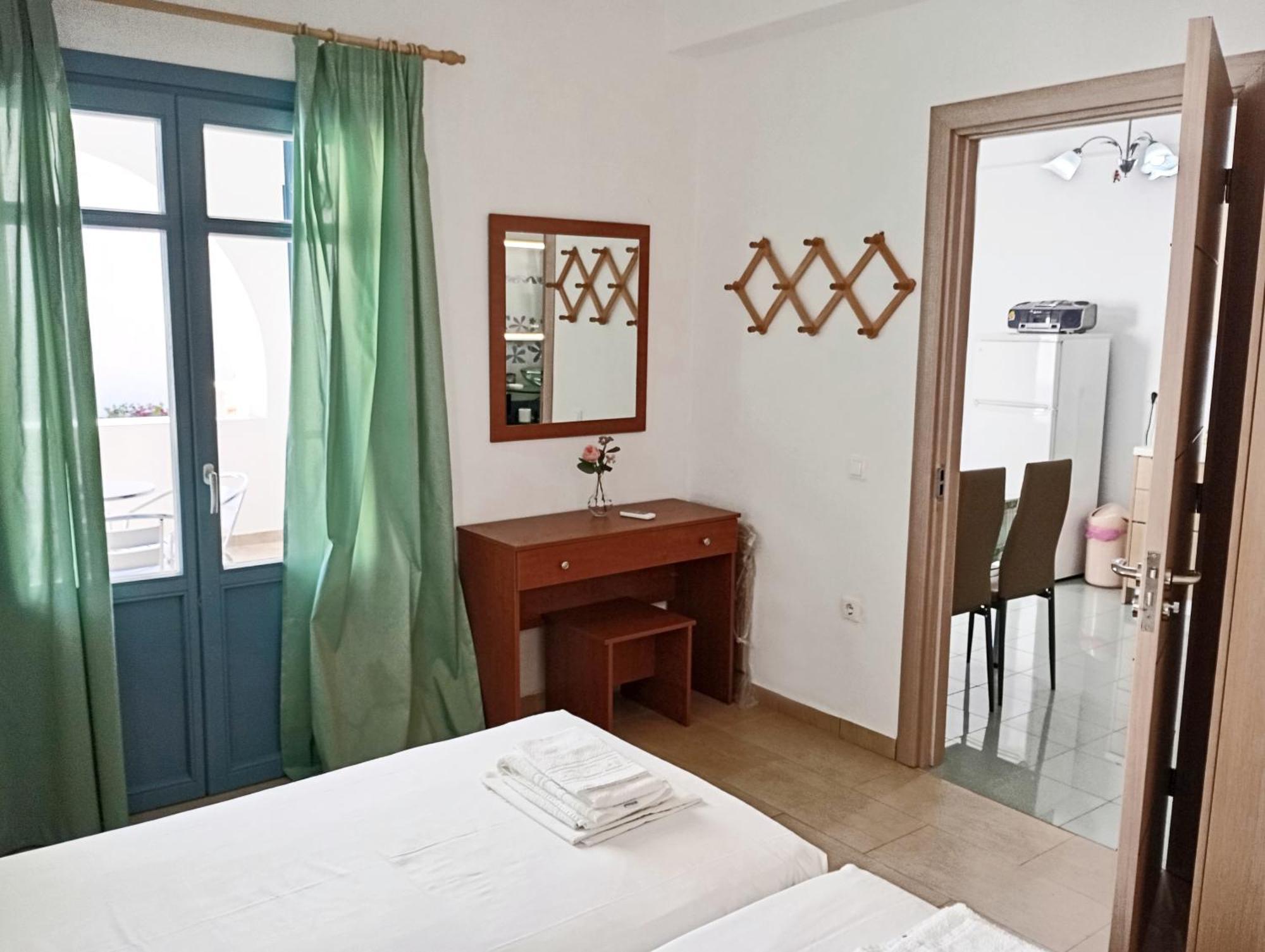 Villa Danae - Seaside Villa With Pool & Hot Tub Piso Livadi Exterior foto