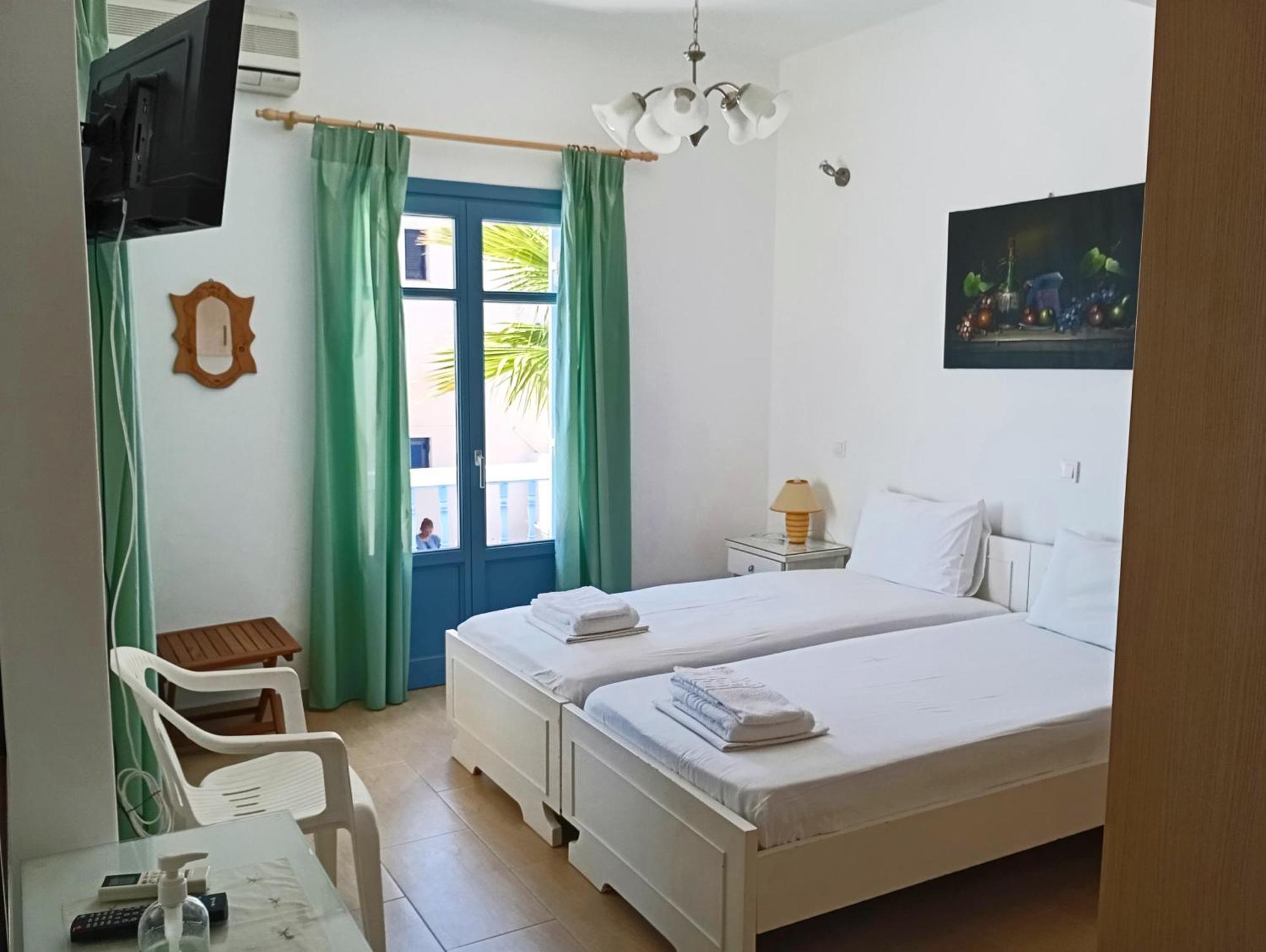 Villa Danae - Seaside Villa With Pool & Hot Tub Piso Livadi Exterior foto